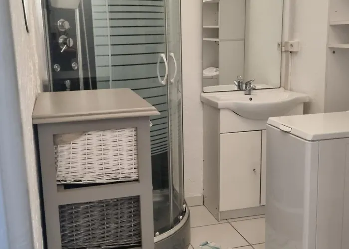 شقة Emplacement Ideal, Clim Maisonnette 4p , Au Pied De La Et Du Lydia *